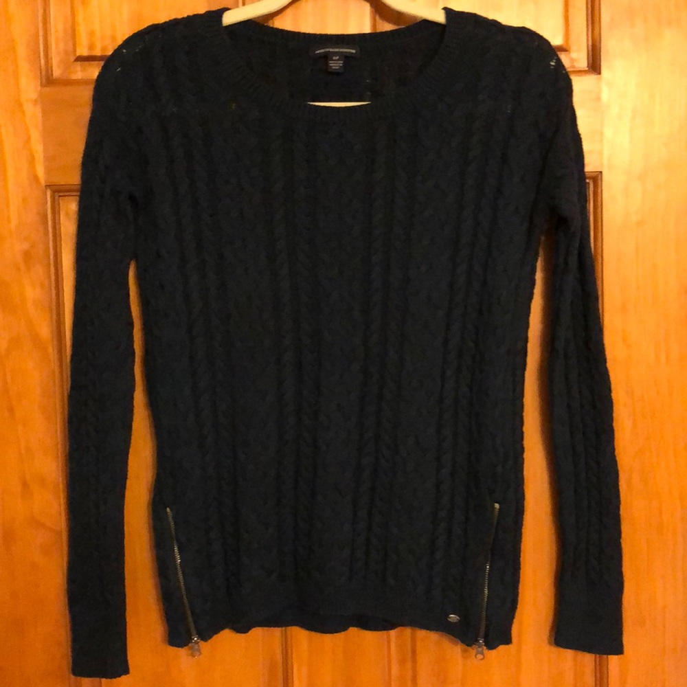American Eagle Navy Cable Knit Sweater Size Small